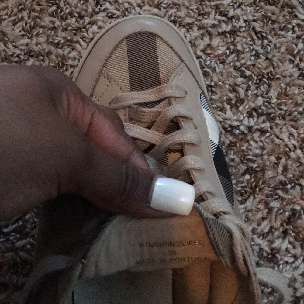 Burberry sneakers - Picture 2 of 3